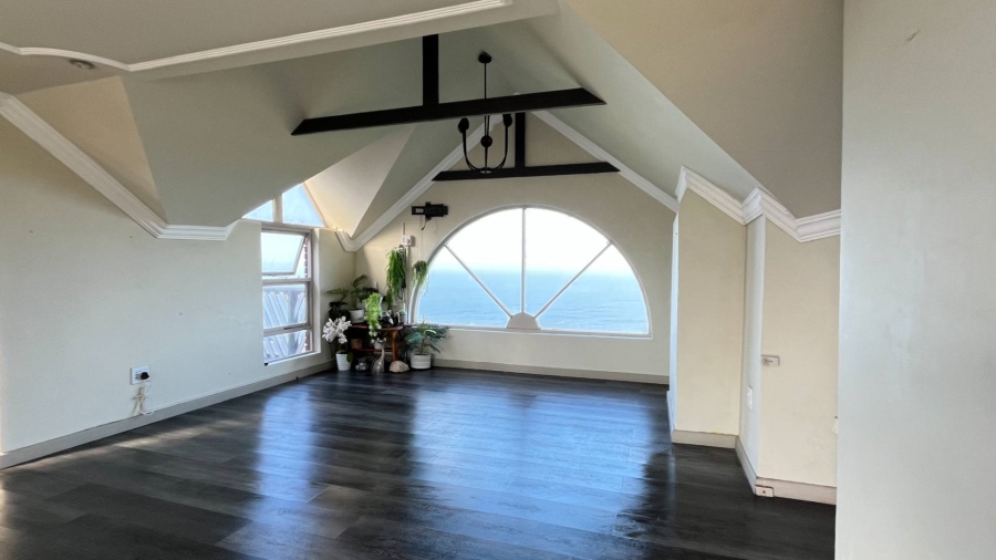 6 Bedroom Property for Sale in Herolds Bay Western Cape